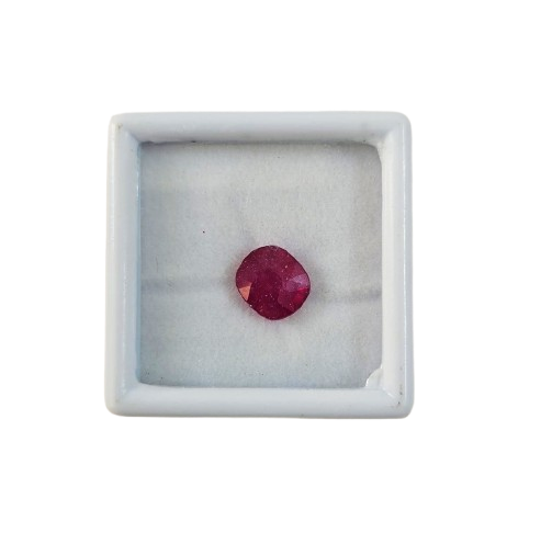 Natural certified Ruby (Manik) gemstone deep red Sun stone

Close up natural ruby oval cut lab certified gemstone

Certified Manik stone with authenticity report

Premium red ruby gemstone for astrology Surya